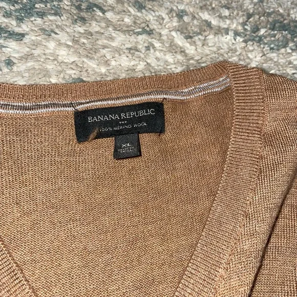 Banana Republic sweater - Picture 2 of 2